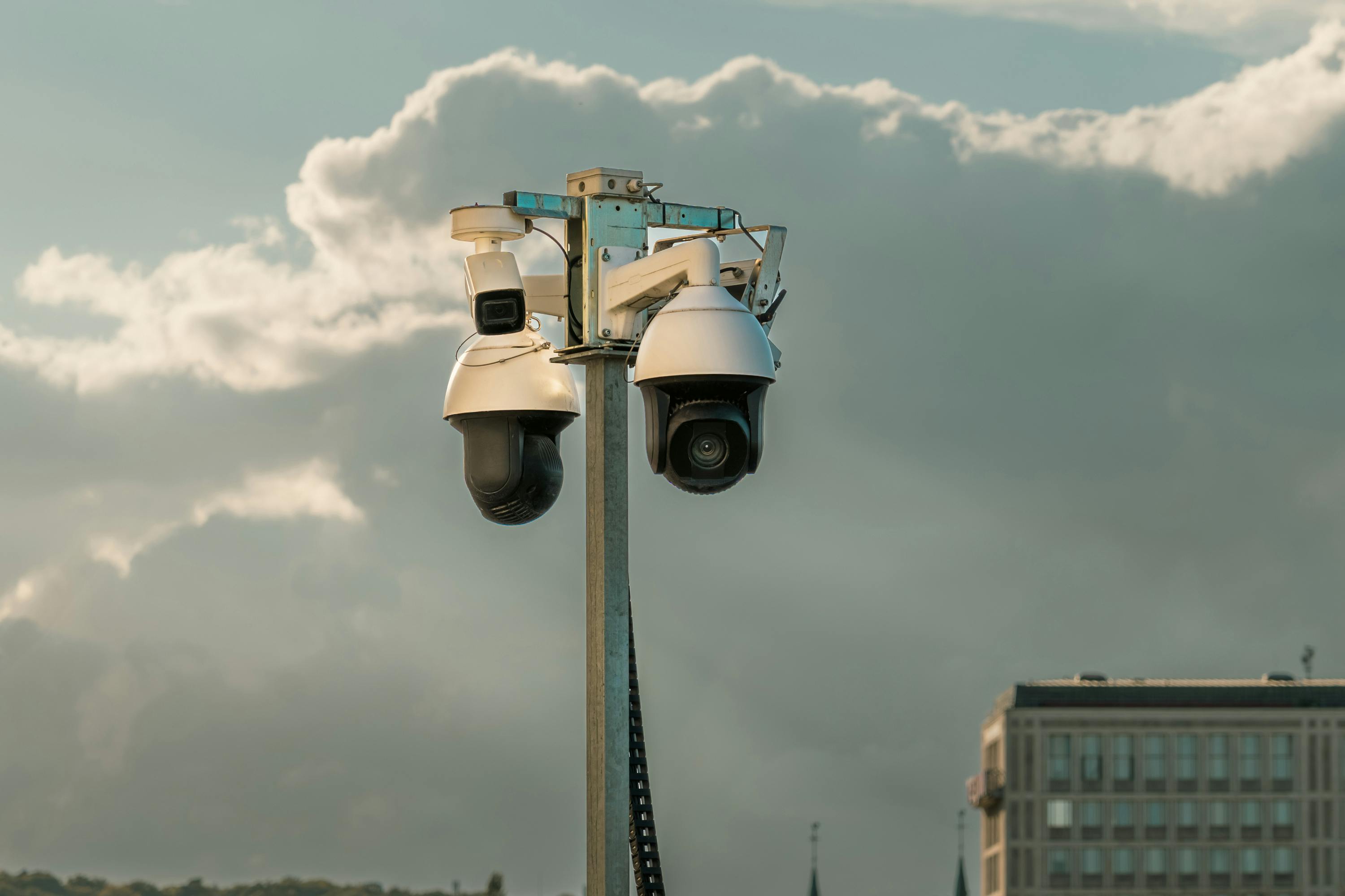 Best Outdoor Security Cameras Without Subscription: Complete Guide for Smart Home Security